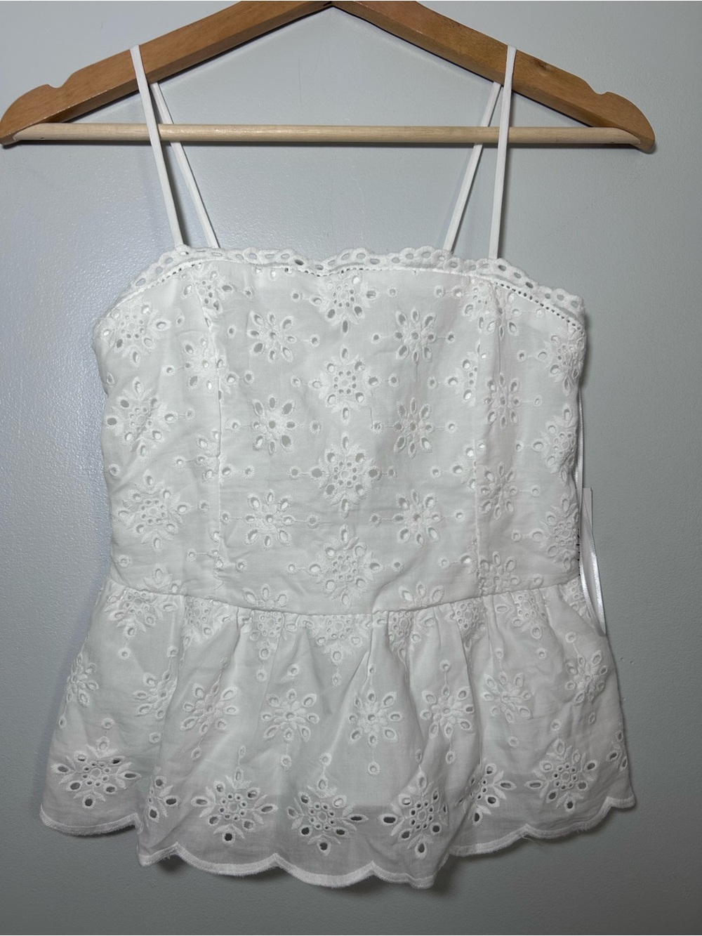 Kirious Los Angeles White Eyelet Peplum Top with Scalloped Trim XS